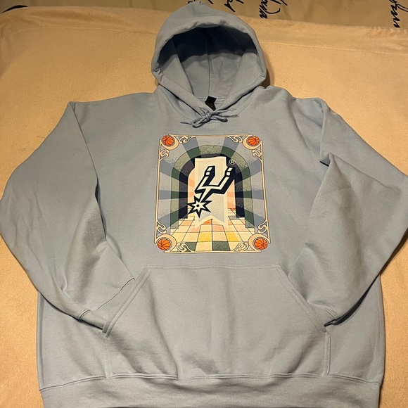 Gildan Other - NWOT GILDAN SAN ANTONIO SPURS Hooded Sweatshirt